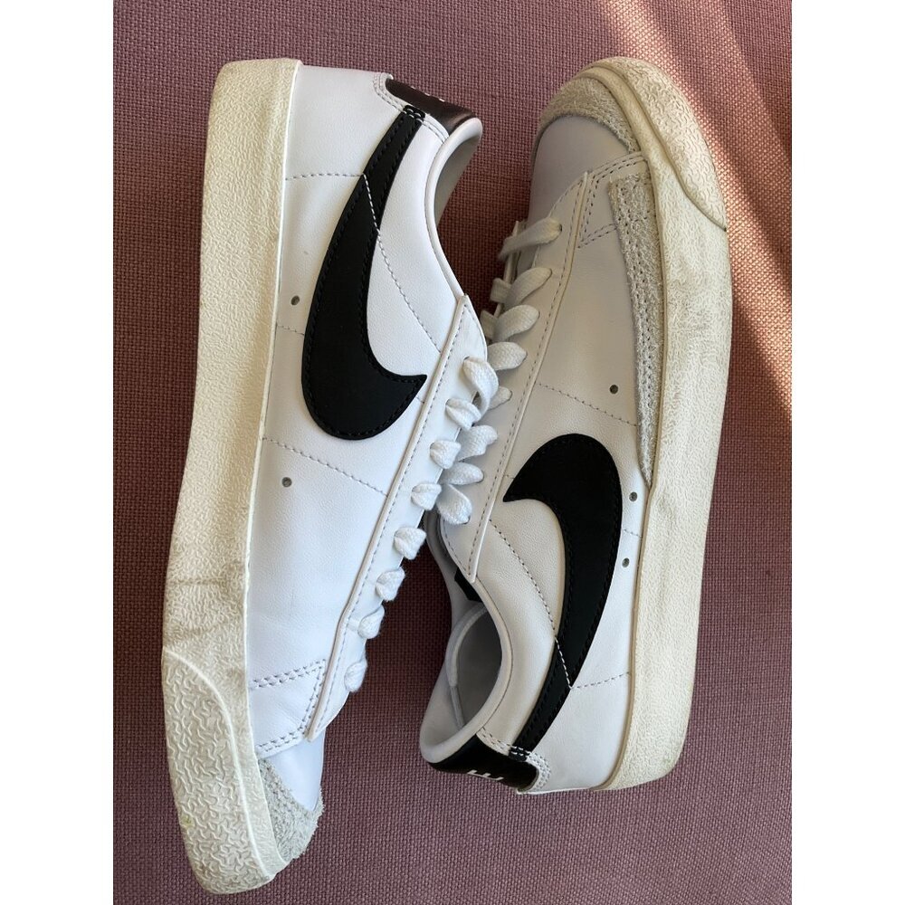 Nike Blazer Low '77 Sneakers in White Black Sail 8.5 with box Womens Athletic - Picture 11 of 17